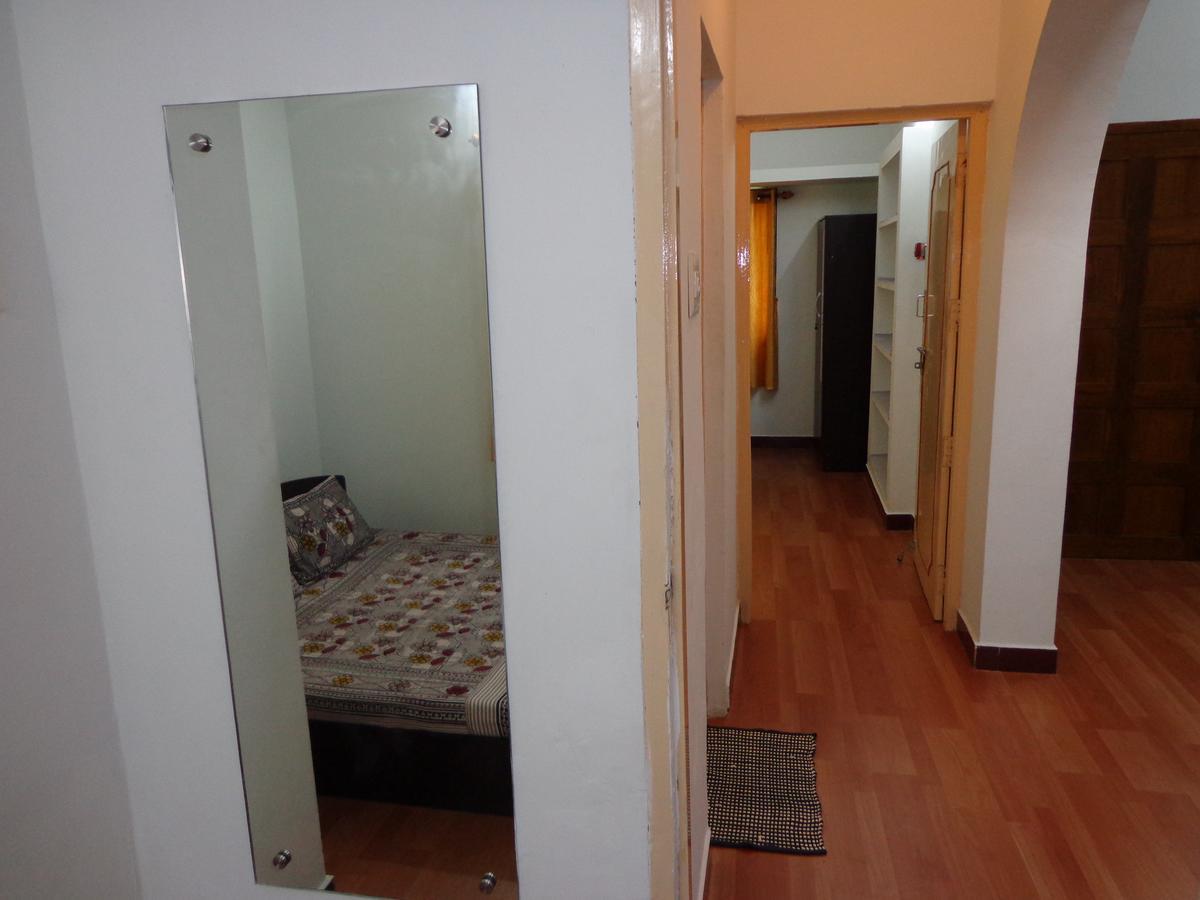 Remisha Service Apartments Madrás Habitación foto